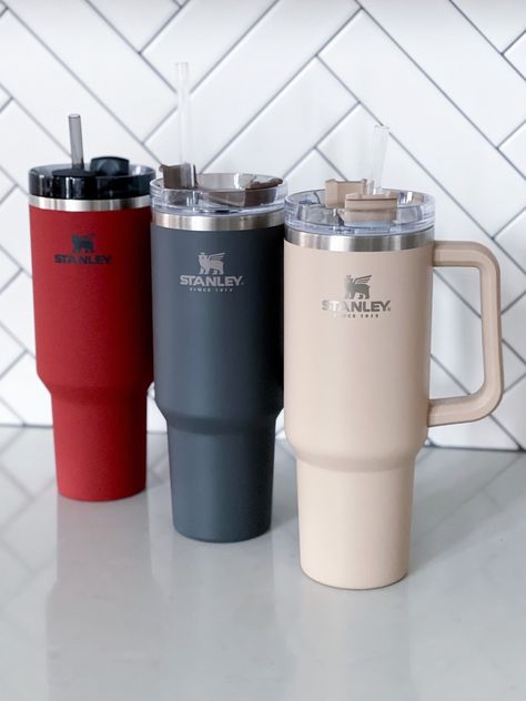 Stanley Tumbler In Stock Aesthetic Hydration, Neutral Cozy Home, Stanley Ideas, Cute Stanley, Sonic Drinks, Preppy Products, Stanley Water Bottle, Clean Drink, Starbucks Tumbler Cup