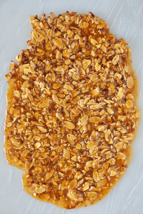 How To Make Pralines Recipes, Almond Praline Recipe, Almond Praline Cake, How To Make Pralines, Hazelnut Praline Recipe, Praline Almonds, Pralines Recipe, Candied Oranges, Almond Praline