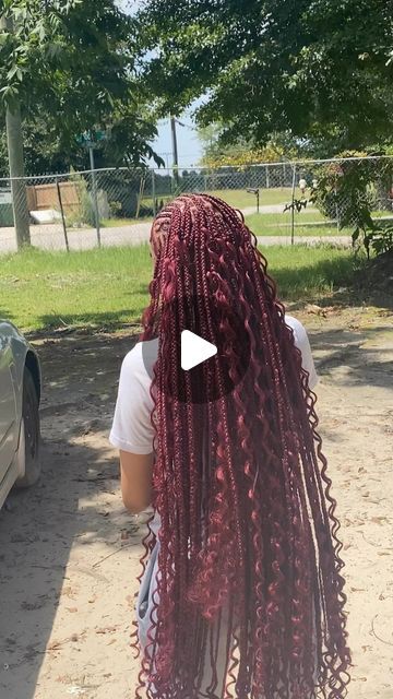 home of the long ghetto braids 💇🏾‍♀️ on Instagram: "half feedins half knotless 😍😍😮‍💨 #beautifiedbyc 💇🏾‍♀️💙" Half Moon Hairstyle Braids, Trible Braids Freestyle Boho, Singles Braided Hairstyles, Half Up Half Down Braid Hairstyles, Half Up Half Down Boho Braids, Half Braided Half Down, Half Feed In Half Box Braids, Half Feed In Half Knotless Braids, Bohieman Knotless Box Braids With Color