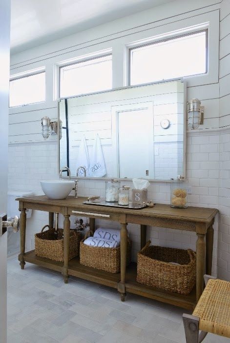 Vanity bathroom design Coastal Bathroom Design, Deco Marine, Large Vanity, Beach Bathroom Decor, Cottage Bathroom, Coastal Bathrooms, Dream Bathrooms, Beach Bathrooms, Coastal Chic