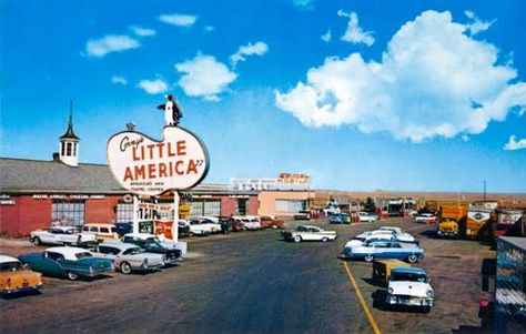 Little America truck stop and gas station, Wyoming 1959 Volkswagen Cabriolet, Restaurant Entrance, Motor Lodge, Americana Aesthetic, Cheyenne Wyoming, Cocktail Lounge, Old Gas Stations, Fotografi Vintage, Porsche 944