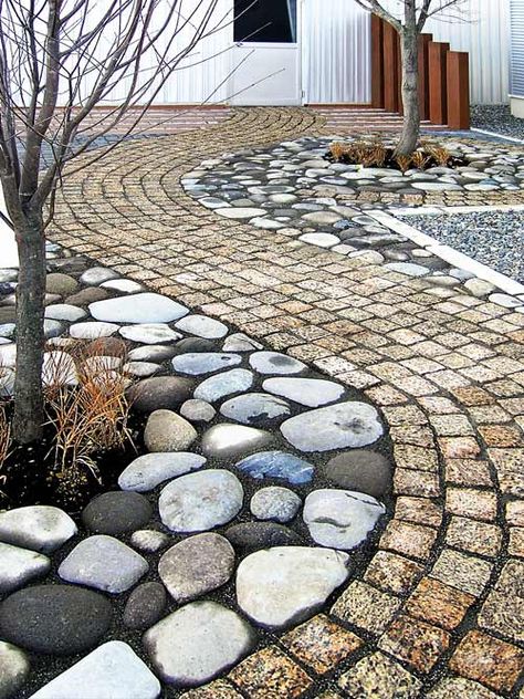 stone pass Whimsy Garden, Outdoor Improvements, Walkway Landscaping, Paver Walkway, Walkways Paths, Stone Walkway, Garden Walkway, Stone Path, Garden Pathway