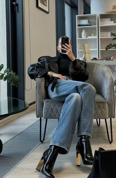 Look Hippie Chic, Mode Kylie Jenner, Boots Outfit Ankle, Fest Outfits, Leather Jacket Outfits, Foto Poses, Elegante Casual, Looks Street Style, Ținută Casual