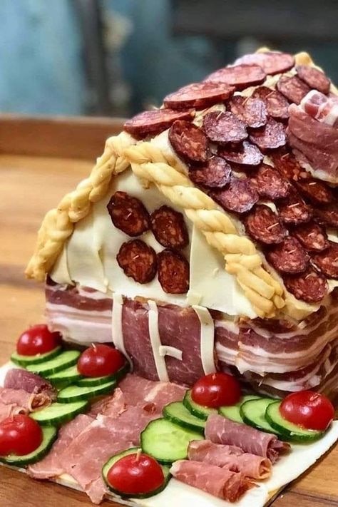 Charcuterie chalets (as folks online are calling them) aren’t totally new, but we’re starting to see more of them as we get closer to Thanksgiving—perhaps because people are spending more time at home and looking for new Thanksgiving traditions to start this year. #charcuteriehouses #thanksgivingrecipes #thanksgivingideas #appetizerideas #bhg Food Engineering, Cookie House, Appetizers Easy Finger Food, Charcuterie Inspiration, Italian Christmas, Charcuterie Recipes, Food Trends, Food Humor, Holiday Desserts