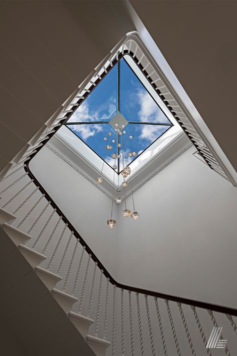 Sun Roofs Ceilings, Skylight Stairs, Skylight Architecture, Modern Skylights, Skylight Glass, Roof Skylight, Skylight Design, Staircase Design Modern, House Roof Design