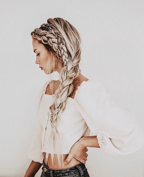 Long Blonde, Side Braid, Cornrow, Trending Hairstyles, Long Blonde Hair, Hair Dos, Curly Hair Styles Naturally, Headband Hairstyles, Braid Styles