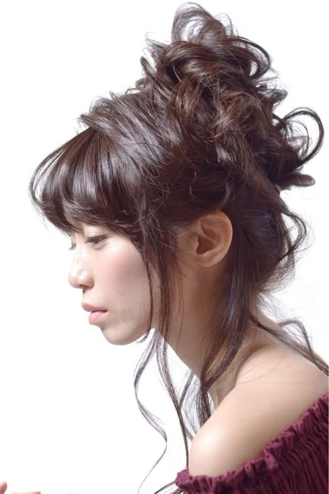 Curly Updo Bangs, Anthropology Outfits, 일본 패션, Hair References, Trendy Hairstyle, Bun Hairstyle, Hair Stylies, Cool Hair, Cut My Hair