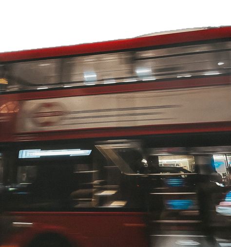 London Aesthetic Grunge, Maroon Aesthetic, Red Building, London Red Bus, Bloomsbury London, British Aesthetic, City Life Aesthetic, Night Landscape Photography, Aesthetic London