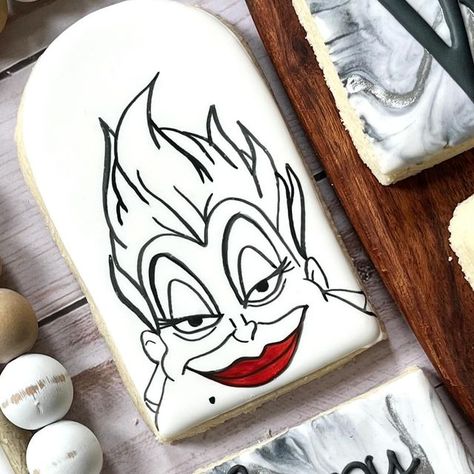 Sugar & Rose Cookies on Instagram: "Red lipped, Disney female villains…. Yes please !! This set of so fun to create and brought back some very nostalgic childhood memories… did I mention these were gluten free ♥️ #disneyvillians #disneyvillianscookies #customsugarcookies #cookies #cookievideo #cookiedecoratingvideo #cookievideo #cookiedecorating #cookietutorial #royalicing #homebaker #cookiereel #sugarandrosecookies #ohiocookies #ohiosugarcookies #medinaohio #medinaohiocookies #specialeventcook Disney Sugar Cookies, Disney Female Villains, Sea Cookies, Nostalgic Childhood, Rose Cookies, Female Villains, Cookie Videos, Sugar Rose, Cookie Tutorials