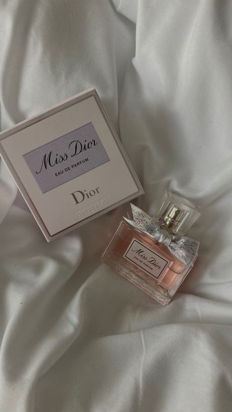 Miss Dior Aesthetic, Miss Dior Perfume, Instagram Feed Tips, Dior Miss Dior, Dior Aesthetic, Little Miss Perfect, Dior Paris, Dior Perfume, Chanel Perfume