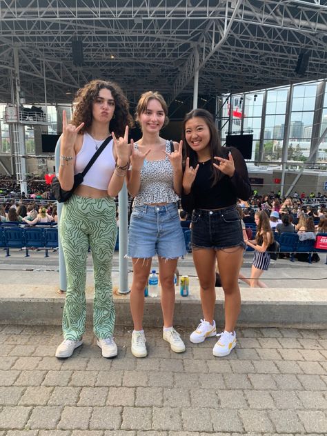 5 Seconds Of Summer Concert Outfit 2023, 5sos Concert Outfit Ideas 2023, 5 Seconds Of Summer Concert Outfit, 5sos Concert Outfit, Summer Concert Outfit, 5sos Outfits, 5sos Concert, Concert Vibes, Concert Outfit Summer