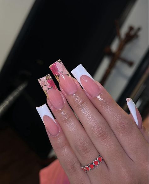 Acrylic Nails With Flowers Inside, Champagne Nails, Luminous Nails, White Acrylic Nails, Girly Acrylic Nails, Work Nails, French Acrylic Nails, Classy Acrylic Nails, Cute Gel Nails