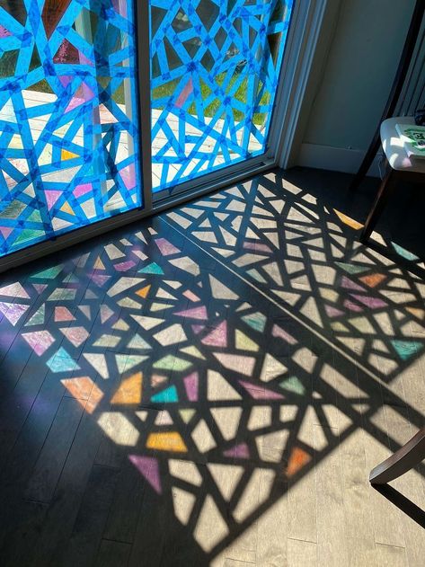 People In Quarantine Finally Have The Time For Cool Projects, And Here Are 32 Of The Most Creative Ones Washable Markers, Harry Potter Film, Window Art, Painters Tape, Photo Series, Science Projects, Nursery Ideas, Business For Kids, Stained Glass Windows