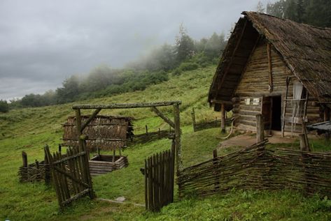 Old European culture: Log cabin. The Havránok hill fort was an important religious, economic, and political center of the Púchov culture (300 BCE - 180 CE), in which the dominant Celtic tribe of Cotini mingled with the older people of the Lusatian (Pomeranian) culture. Viking House, Medieval Aesthetic, European Culture, Fantasy Setting, Fantasy Places, Medieval Fantasy, Middle Ages, Fantasy World, Log Cabin