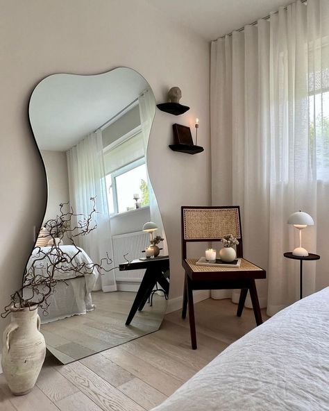 Jacqui Harris (@home_of_harris) • Instagram photos and videos Minimalist Bedroom Style, Relaxing Home Decor, Aesthetic Bedroom Ideas, Length Mirror, Full Length Mirror, Master Bedrooms Decor, Aesthetic Bedroom, Home Room Design, Interior Design Inspiration