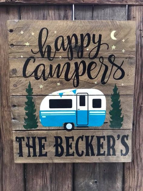 10 Personalized Camping Sign Ideas for Inspiration Camping Signs Diy, Camping Signs Personalized, Happy Camper Sign, Campsite Signs, Camp Signs, Cricut Camping, Camper Art, Camper Signs, Camping Signs