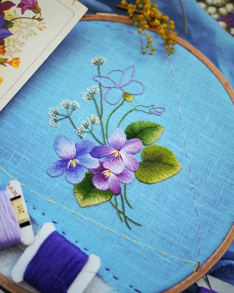 Bouquet Of Violets, Shawl Embroidery, Embroidered Bookmarks, Realistic Embroidery, Embroidered Ornaments, Embroidered Coasters, Embroidered Curtains, Embroidered Duvet Cover, Sweet Bouquet