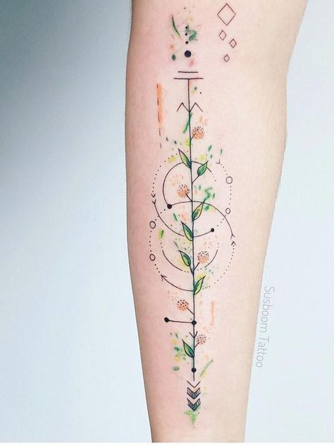 Watercolor Tattoo Ideas, Geometric Line Tattoo, Compass Tattoo Design, Anklet Tattoos, Tattoo Henna, Inspiration Tattoos, Flowers Tattoo, Line Art Tattoos, Elegant Tattoos