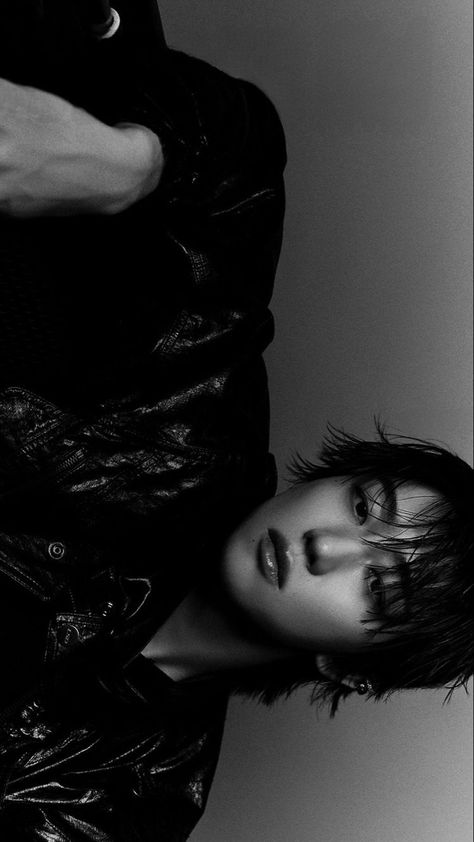 Why God Why, Heaven Wallpaper, The8 Seventeen, Seventeen Minghao, Seventeen The8, Korean Wave, Seventeen Wallpapers, Iphone Wallpaper Photos, Black And White Wallpaper