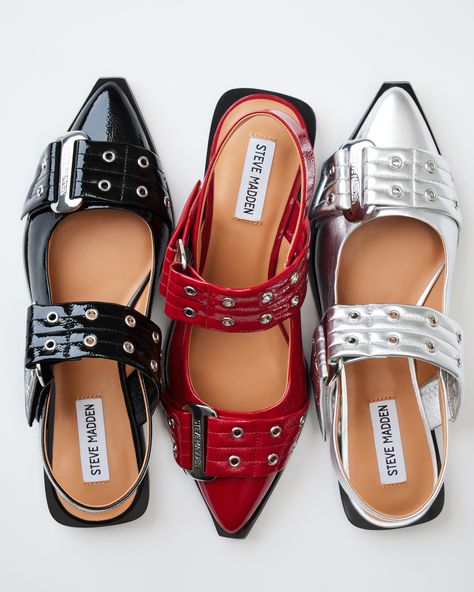 MOST WANTED. ❤️ Loafers Trend, Italian Shoes, Trainer Heels, Business Shoes, Most Wanted, Trainer Boots, Shoes Color, Style Mistakes, Sneaker Heels