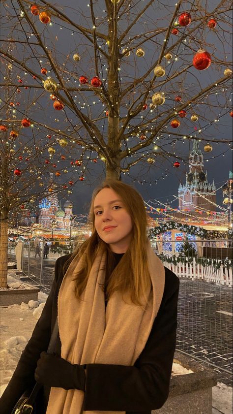 Christmas Market Photo Ideas, Christmas In Moscow, Moscow Girls, Xmas Photos, Bad Girl Wallpaper, 2023 Vision, Christmas Inspo, Insta Photo Ideas, Insta Photo