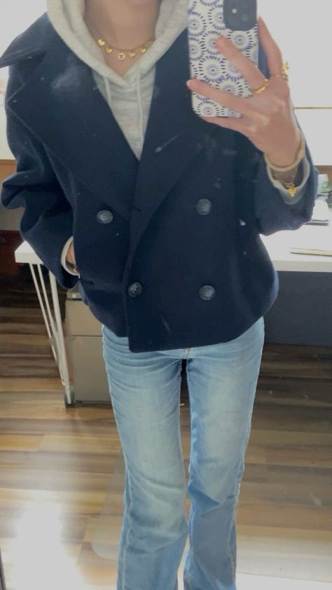 Blue Trench Coat Aesthetic, Navy Autumn Outfit, Navy Jacket Outfit Winter, Navy Wool Coat Outfit, Cropped Coat Outfit, Navy Trench Coat Outfit, Navy Blue Jacket Outfit, Navy Blue Coat Outfit, Navy Jacket Outfit