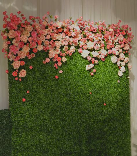 Modern Wallpaper Texture Interior Design, Wallpapers Texture Interior Design, Modern Wallpaper Texture, Grass Backdrops, Grass Wall Backdrop, Selfie Wall, Salon Suites Decor, Decoration Evenementielle, Backdrop Decor