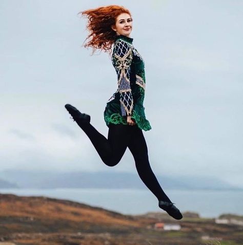 Irish Dancer Photography, Irish Dancing Aesthetic, Irish Dance Aesthetic, Steps Photoshoot, Irish Dance Photography, Celtic Dance, Irish Dresses, Skate Dance, Dance Photo Ideas