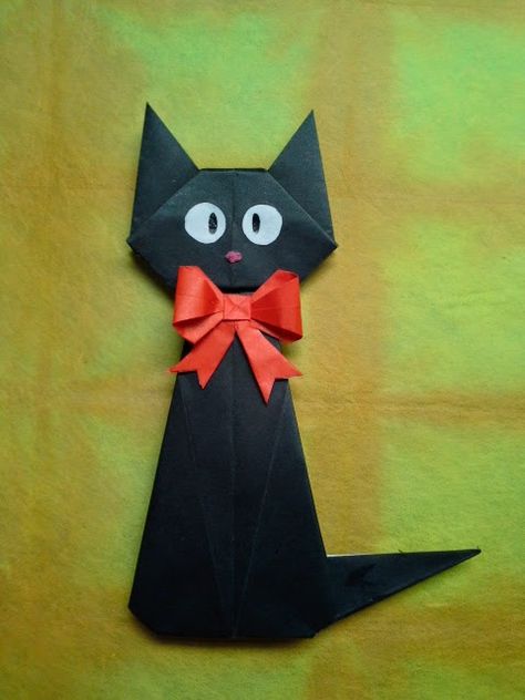 Origami Maniacs: Origami Gigi the Black Cat from the famous Japanese anime Kiki's Delivery System Halloween Origami, Origami Bookmarks, Origami Yoda, Origami Star Box, Origami Fashion, Origami Dragon, Origami Fish, Origami Love, Origami For Beginners