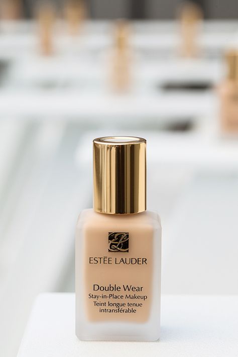 Double Wear Estee Lauder, French Glamour, Estee Lauder Foundation, Estee Lauder Double Wear Foundation, Este Lauder, Alat Makeup, Double Wear Foundation, Estee Lauder Double Wear, Double Wear