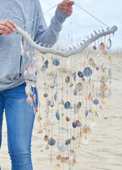 Seashell Projects, Driftwood Projects, Deco Nature, Diy Wind Chimes, Shell Crafts Diy, Sea Crafts, Shell Decor, Driftwood Crafts, Sea Glass Crafts