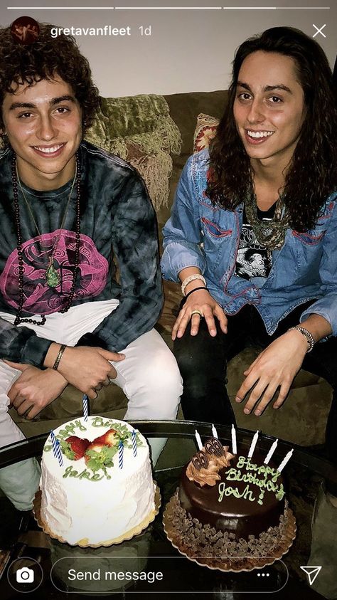 Kiszka Twins Birthday Ronnie Kiszka, Jake Kiszka Bracelet, Jake Kiszka Girlfriend, Josh Kiszka Girlfriend, Jake Kiszka Funny, Jake And Josh Kiszka, Josh Kiszka Roses, Kiszka Twins, Josh Kiszka Boyfriend Energy