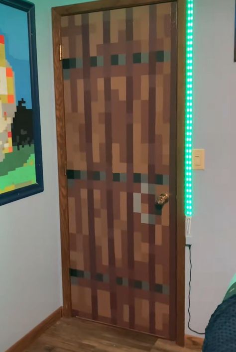 Minecraft Door Design Real Life, Minecraft Painted Door, Minecraft Decor In Real Life, Minecraft Dresser Diy, Minecraft Bedroom Theme, Minecraft Wall Painting, Mincraft Decor Ideas Room, Minecraft Decorations Real Life, Minecraft Door Painting