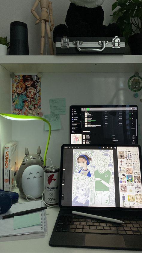 Digital Art Setup Aesthetic, Drawing Tablet Desk Setup Aesthetic, Totoro Room Aesthetic, Drawing Desk Aesthetic, Study Setup Desk, Studio Ghibli Desk Setup, Monitor Setup Aesthetic, Two Monitor Desk Setup, Totoro Room Decor