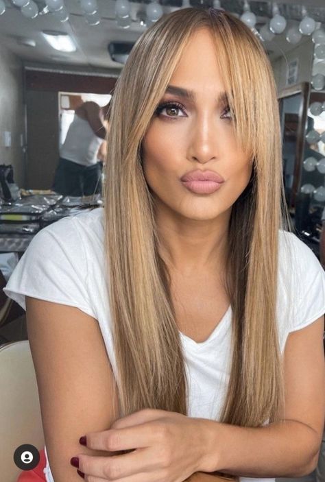 Hair Color Caramel Honey, Caramel Honey Blonde Hair, Beautiful Haircuts For Women, Level 4 Hair Color, Long Hair Long Bangs, Level 4 Hair, Long Hair Haircut Ideas, Jlo Hair Colors, Caramel Honey Blonde