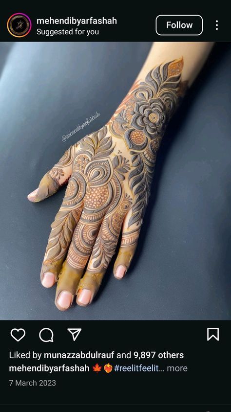 Bold Mehndi Designs Back Hand Simple, Khaleeji Henna Designs Roses, Doha Mehndi Design, Left Hand Mehndi Designs, Girly Henna, Dubai Henna, Floral Mehendi, Mehandhi Designs, Mahendi Designs