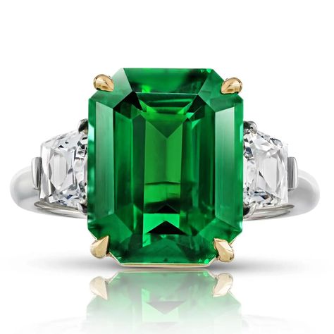 7.02 carat Emerald Cut Green Tsavorite and Diamond Ring For Sale at 1stDibs Beryl Ring, Emerald Green Inspiration, Natural Emerald Rings, Country Rings, French Cut, Jewels Rings, Contemporary Ring, Expensive Jewelry, 18k Yellow Gold Ring