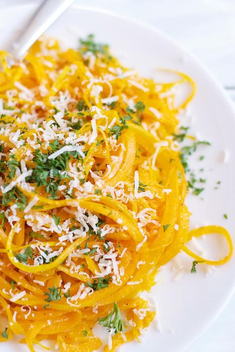 Butternut Squash Pasta- spiralized butternut squash! SO easy and SO yummy!! │ bbritnell.com Spiralized Butternut Squash, Traditional Pasta, Squash Noodles, Butternut Squash Pasta, Squash Pasta, Veggie Noodles, Squash Recipe, Spiralizer Recipes, Butternut Squash Recipes