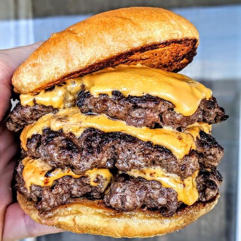 Triple Cheeseburger, Nothing To See Here, Fire Food, Good Memories, Easy Homemade Recipes, Weird Food, Food Places, Food Goals, Food Obsession