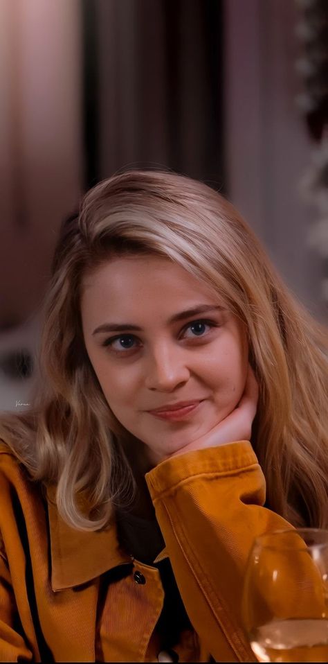 Tessa Young, Josephine Langford, A Woman