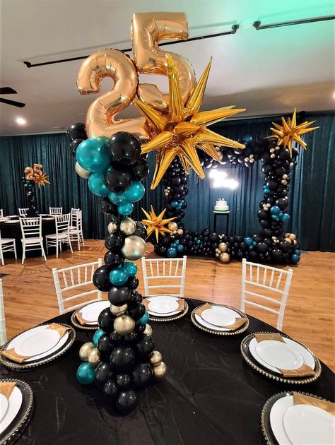 Balloon Number Centerpieces, Balloon Centerpieces With Numbers, Bridge Ideas, Balloon Table Centerpieces, 40th Birthday Balloons, Graduation Centerpieces, Balloon Pillars, Balloon Numbers, 25 Birthday