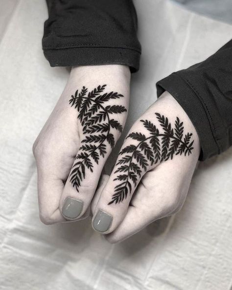 Fingers tattoo by Zach Donn (@zachdonn) from Denver, USA, CO #usatattoo #tattoousa #denvertattoo #floraltattoo #leavestattoo #fingertattoo #fingerstattoo #fingertattoos Beautiful Hand Tattoos, Thumb Tattoo, Floral Tattoo Ideas, Artists Tattoos, Fingers Tattoo, Flower Finger Tattoos, Thumb Tattoos, Full Hand Tattoo, Butterfly Hand Tattoo