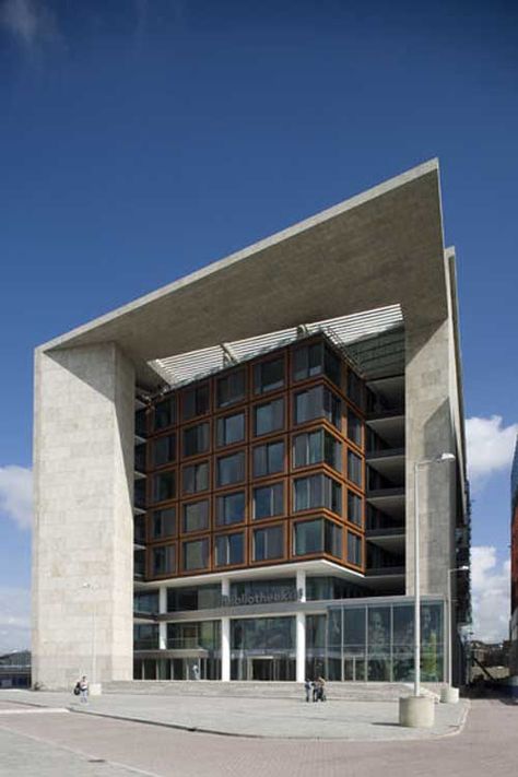 Amsterdam public library by Jo Coenen Co Architekten. EMPHASIS -  Importance, value, or prominence given to something. The square is given importance by being emphasized. Airport Architecture, Amsterdam Architecture, Architecture Cool, Library Architecture, Public Architecture, Vintage Architecture, Architecture Awards, 아파트 인테리어, Commercial Architecture