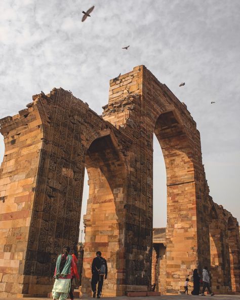 Moody photography, sky Qutub Minar Photography, City Skyline Silhouette, Skyline Silhouette, Delhi India, New Delhi, City Skyline, Brooklyn Bridge, Brooklyn, Monument