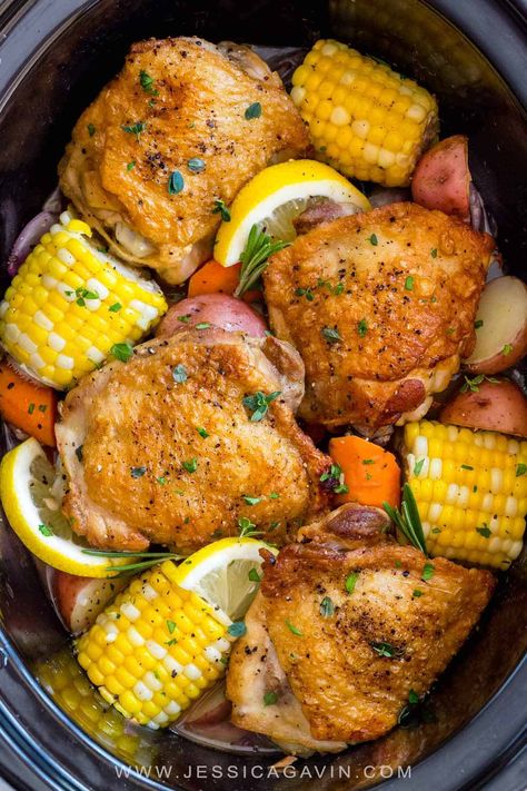 Slow Cooker Chicken Thighs, Resep Seafood, Country Boil, Dada Ayam, Chicken Corn, Pot Recipes Easy, Summer Meals, Summer Meal, Foil Packets