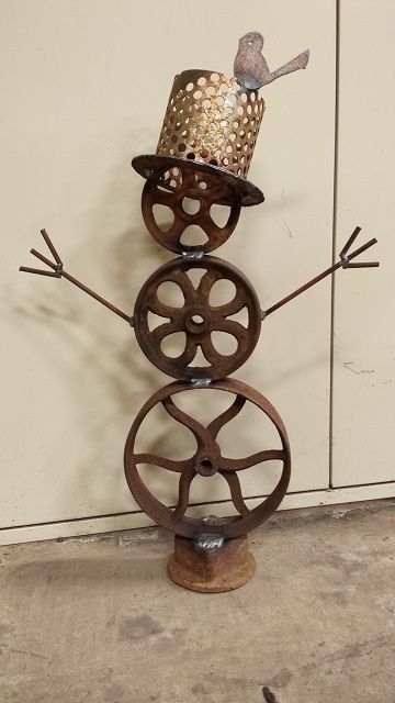 Metal Art Christmas, Metal Snowman, Rustic Snowman, Metal Ideas, Junk Yard, Welding Ideas, Welding Art Projects, Metal Yard Art, Metal Welding