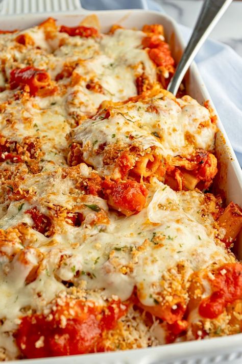 Chicken Parmesan Casserole - Yummy and fully Chicken Parm With Spaghetti, Shredded Chicken Parmesan Casserole, Breaded Chicken Casserole Recipes, Chicken Parm Casserole With Pasta, Chicken And Pasta Casserole Recipes, Chicken Parmesan Casserole With Pasta, Meal Train Meals, Stove Meals, Chicken Parmesan Spaghetti