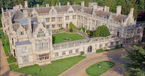 بيوت ملكية, English Manor Houses, Country Hotel, English Manor, Castle Hotel, Castle House, Luxury Homes Dream Houses, Stately Home, Downton Abbey