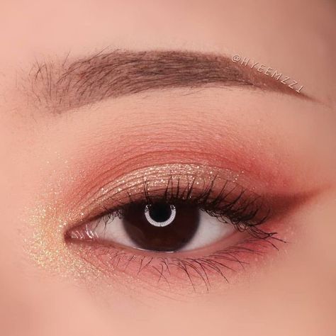 Teknik Makeup, Korean Eye Makeup, Makijaż Smokey Eye, Eye Makeup Designs, Makeup Eye Looks, Asian Eye Makeup, Vintage Makeup, 2025 Vision, Eye Makeup Art