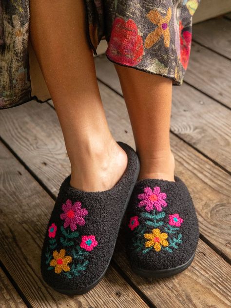 Sherpa Slippers, Flower Men, Halloween Furniture, Art Pole, Cozy Slippers, Puzzle Crafts, Slippers Cozy, Hand Body Lotion, One Clothing